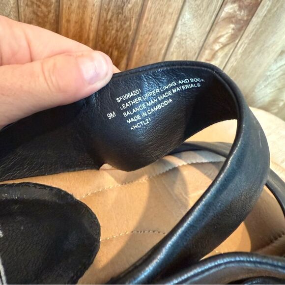 Sofft Ginetta Black Leather Wedge Heel Sandals Size 9 - Picture 7 of 7